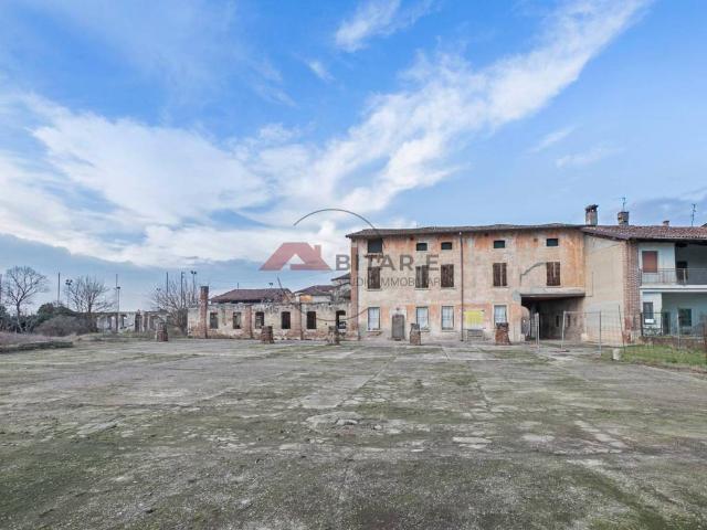 Rustico in vendita a Unione dei Comuni Bassa Bresciana Occidentale, Longhena