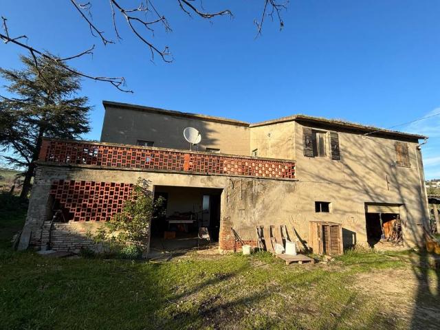 Rustico in vendita a Longiano, Reggio Emilia