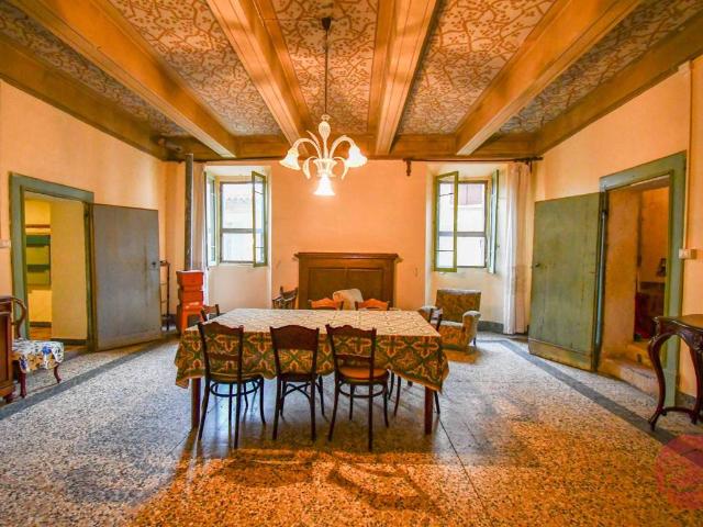 Rustico in vendita a Longiano, Reggio Emilia