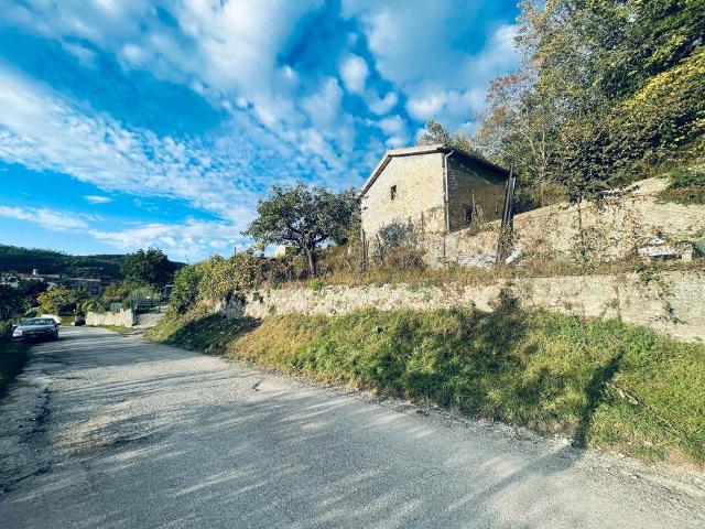 Rustico in vendita a Longone Sabino, Lazio