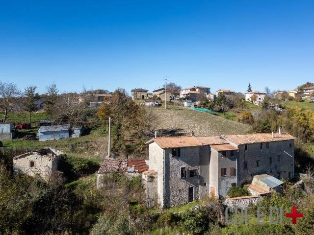 Rustico in vendita a Longone Sabino, Lazio