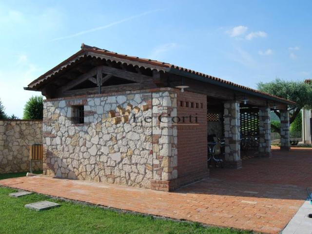 Rustico in vendita a Lonigo, Veneto
