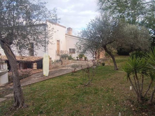 Rustico in vendita a Loreto Aprutino, Abruzzo