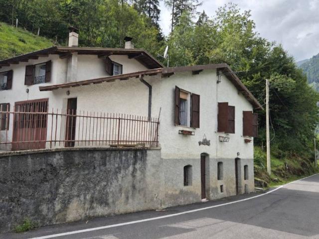 Rustico in vendita a Camerata, Lozio