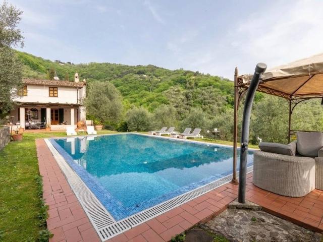Rustico in vendita a Bagni Di Lucca Ponte, Toscana