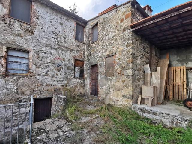 Rustico in vendita a Bagni Di Lucca Ponte, Toscana
