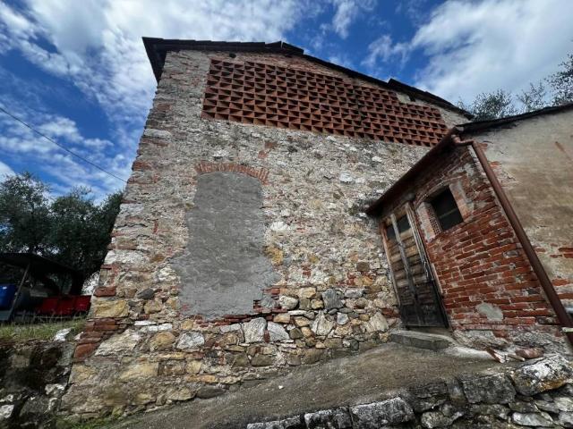 Rustico in vendita a Bagni Di Lucca Ponte, Toscana