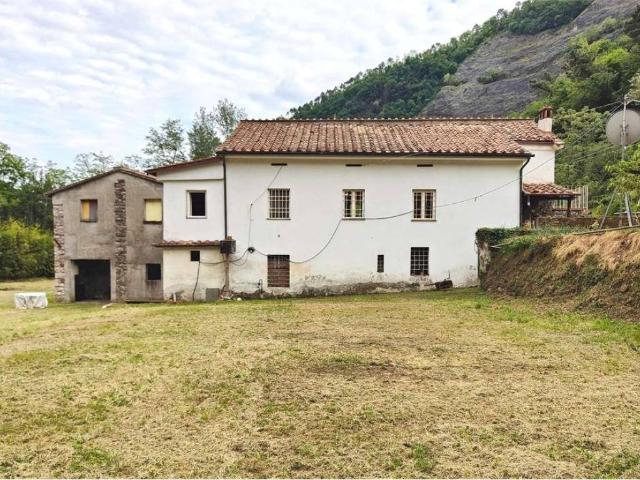 Rustico in vendita a Sesto di Moriano, Bagni Di Lucca Ponte