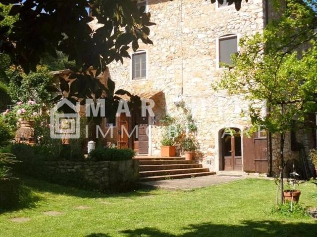 Rustico in vendita a Pozzuolo, Bagni Di Lucca Ponte