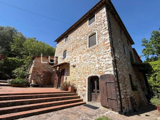Villa Indipendente in vendita a Pozzuolo, Bagni Di Lucca Ponte