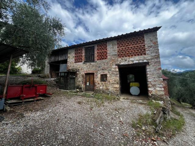 Rustico in vendita a Bagni Di Lucca Ponte, Toscana