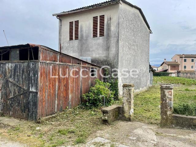 Rustico in vendita a Santissima Annunziata, Bagni Di Lucca Ponte