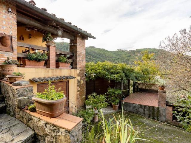 Rustico in vendita a Bagni Di Lucca Ponte, Toscana