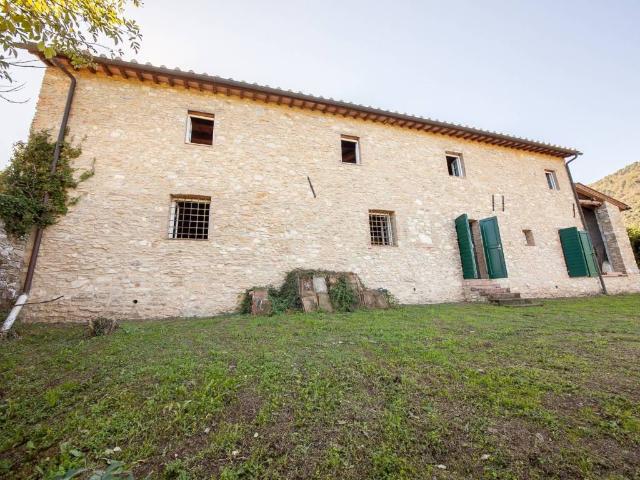 Rustico in vendita a Bagni Di Lucca Ponte, Toscana