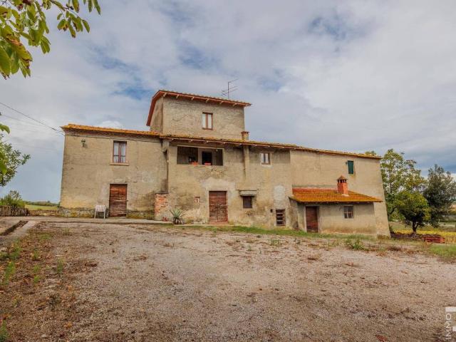 Rustico in vendita a Lucignano, Toscana