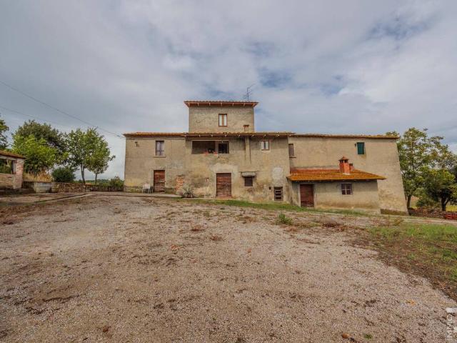 Rustico in vendita a Lucignano, Toscana