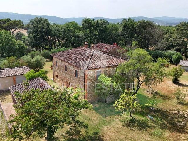 Rustico in vendita a Lucignano, Toscana