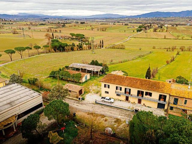 Rustico in vendita a Lucignano, Toscana