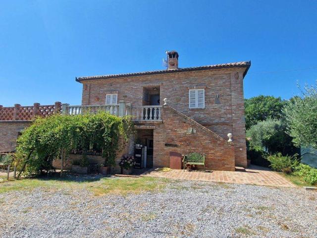 Rustico in vendita a Lucignano, Toscana