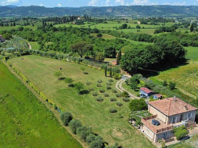 Rustico in vendita a Lucignano, Toscana