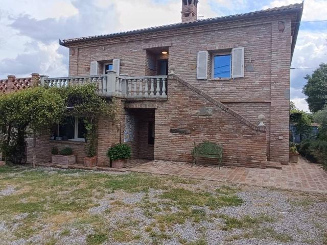 Rustico in vendita a Lucignano, Toscana