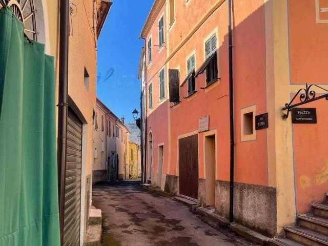 Rustico in vendita a Lucinasco, Liguria