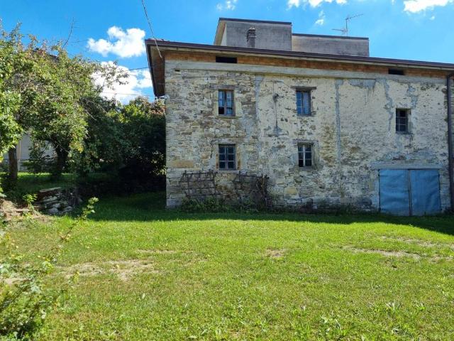 Rustico in vendita a Lugagnano Val D'arda, Reggio Emilia