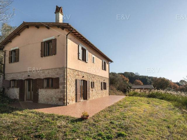 Rustico in vendita a Collesecco, Lugnano In Teverina