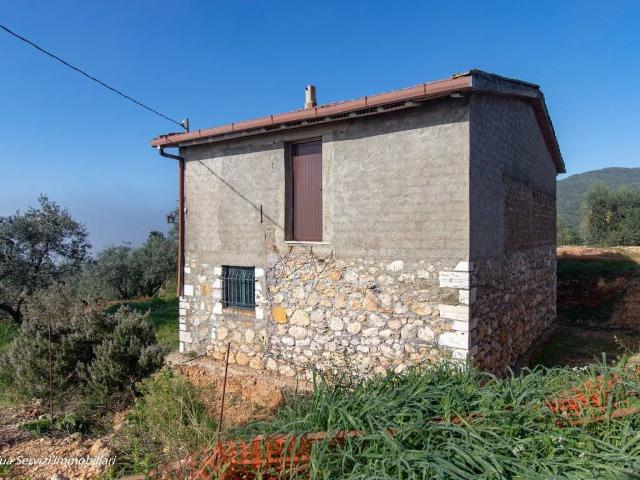 Rustico in vendita a Lugnano In Teverina, Umbria