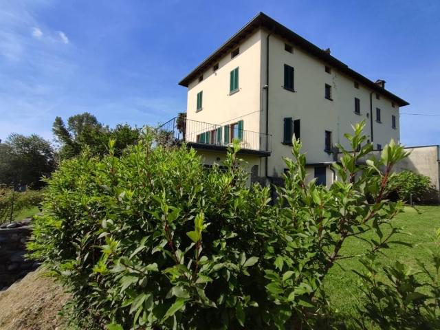 Rustico in vendita a Lurago D'erba, Lombardia