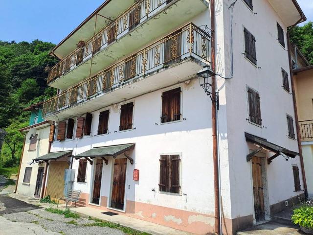 Rustico in vendita a Lusiana Conco, Lusiana