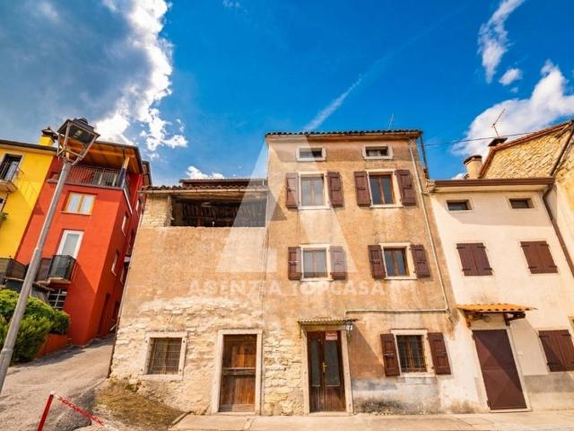 Rustico in vendita a Lusiana Conco, Lusiana