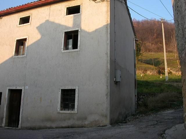 Rustico in vendita a Lusiana Conco, Laverda