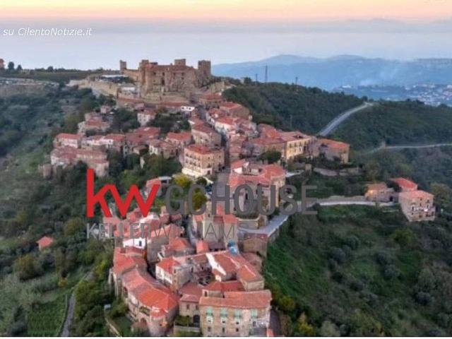 Rustico in vendita a Lustra, Campania