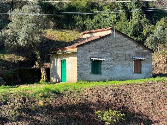 Rustico in vendita a Lustra, Campania