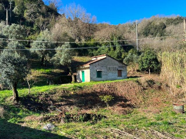 Rustico in vendita a Lustra, Campania