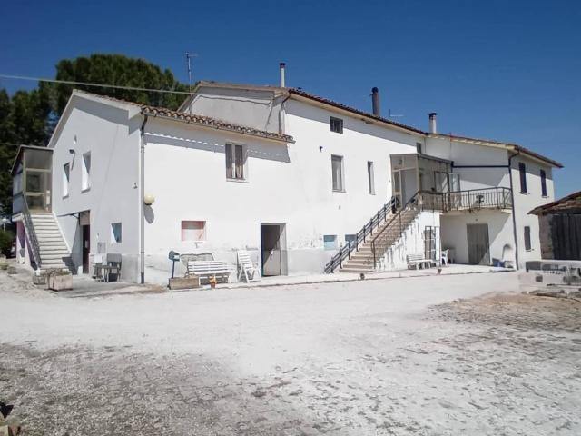 Rustico in vendita a Marche, Macerata