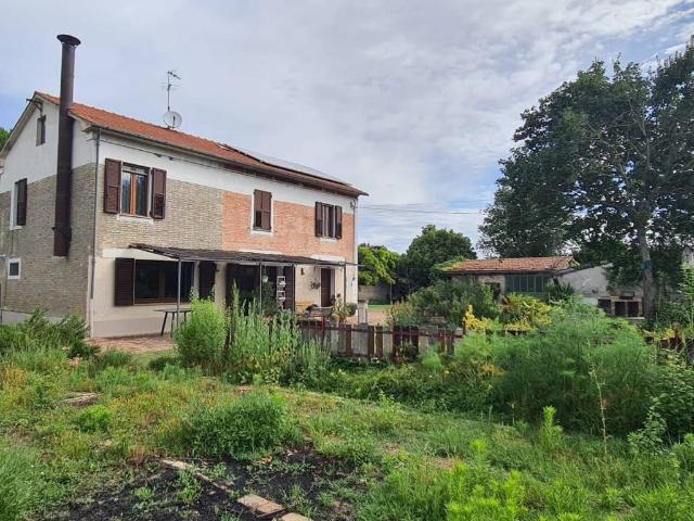 Rustico in vendita a Colleverde, Marche