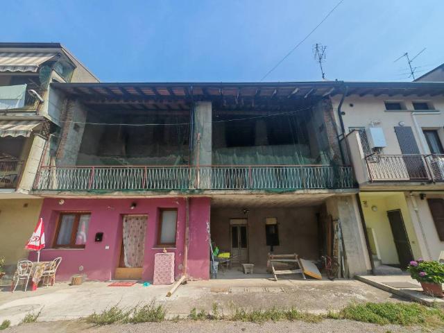 Rustico in vendita a Madone, Lombardia