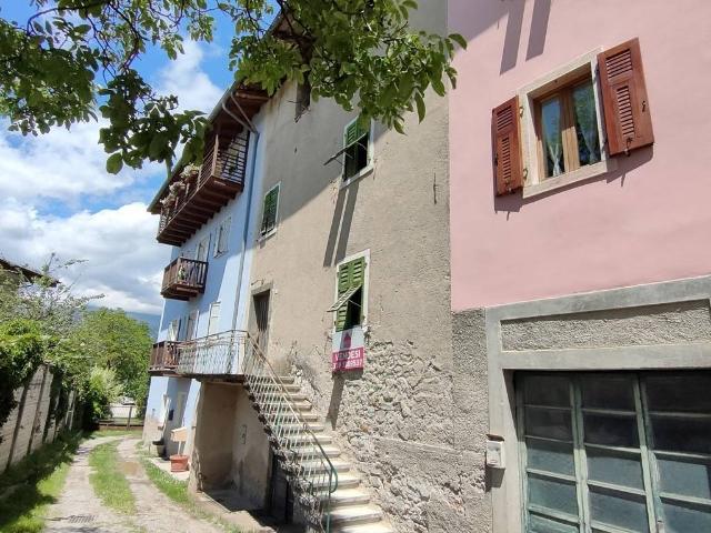 Rustico in vendita a Lasino, Madruzzo