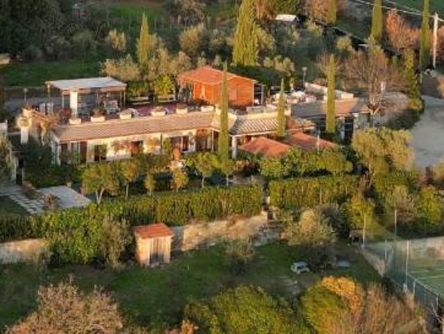 Rustico in vendita a Magione, Umbria