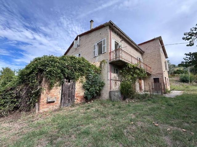 Rustico in vendita a Contrada Tenna, Rapagnano