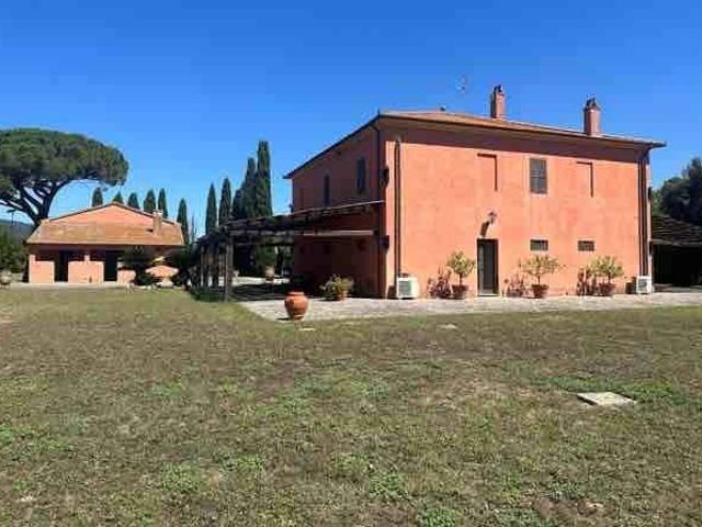 Rustico in vendita a Magliano In Toscana, Toscana