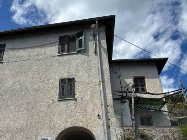 Rustico in vendita a Magliolo, Liguria