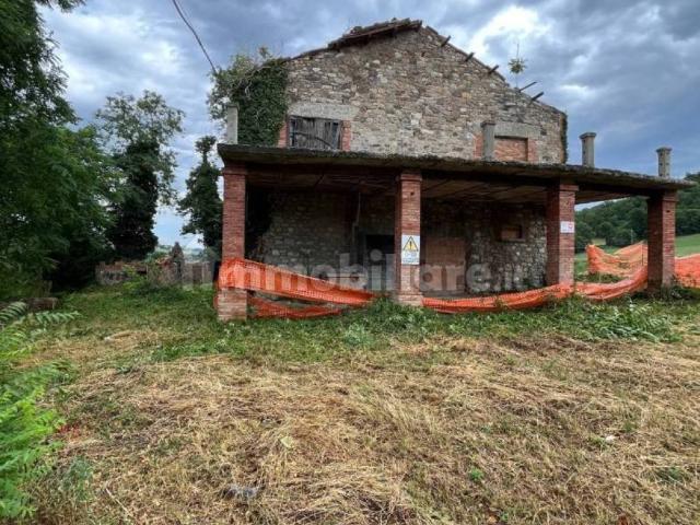 Rustico in vendita a Unione di comuni Valmarecchia, Maiolo