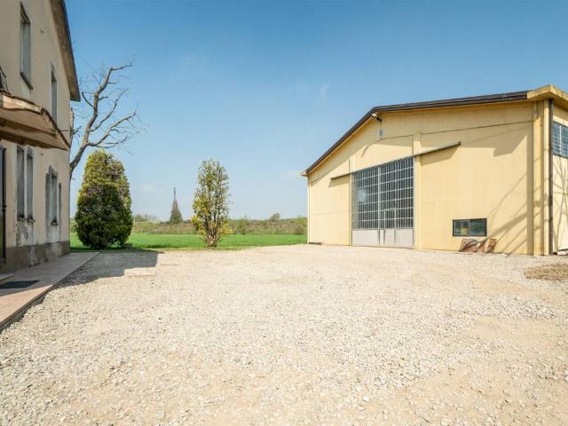 Rustico in vendita a Unione Terre di Pianura, Malalbergo