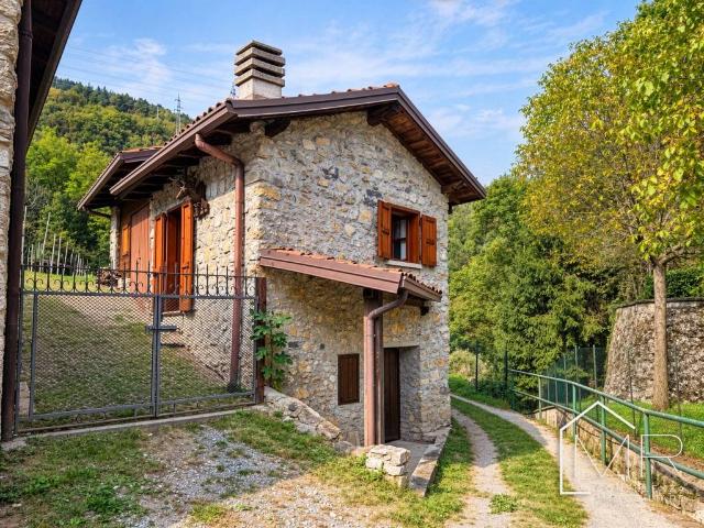 Rustico in vendita a Malegno, Brescia