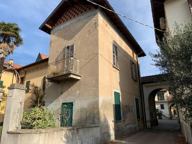Rustico in vendita a Malnate, Lombardia