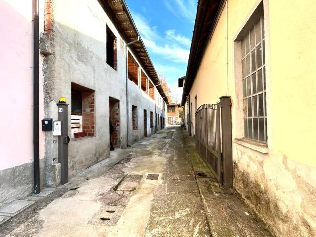 Rustico in vendita a Gurone, Malnate