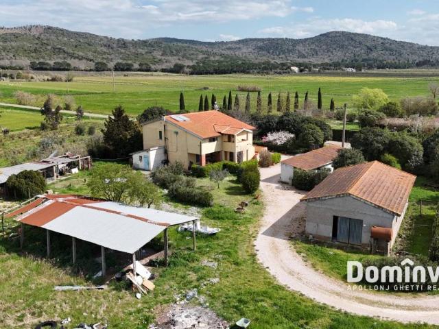 Rustico in vendita a Unione di Comuni Montani Colline del Fiora, Orbetello